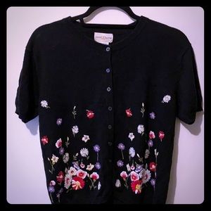Cute flower sweater!
